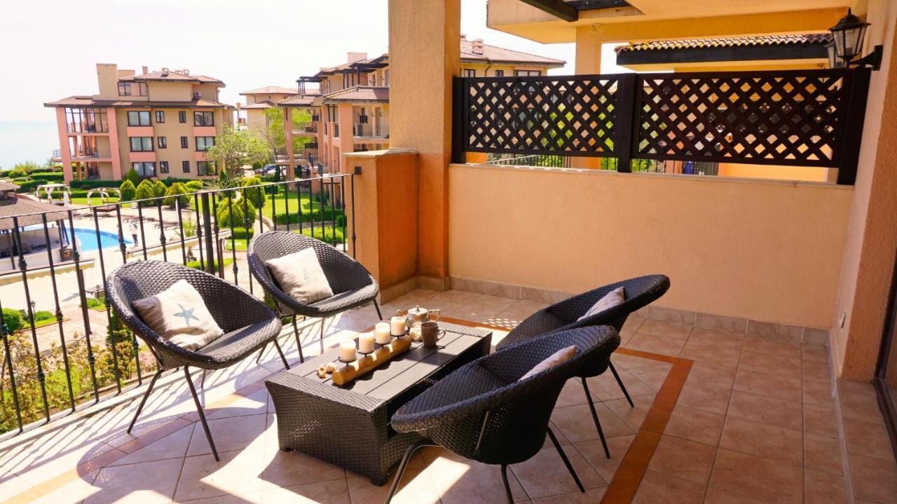 Apartment Decora Sea View Топола Екстериор снимка