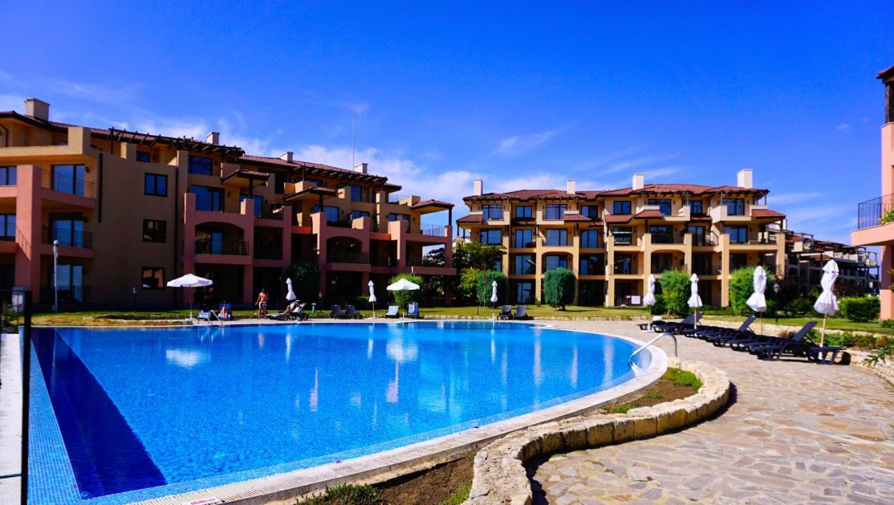 Apartment Decora Sea View Топола Екстериор снимка